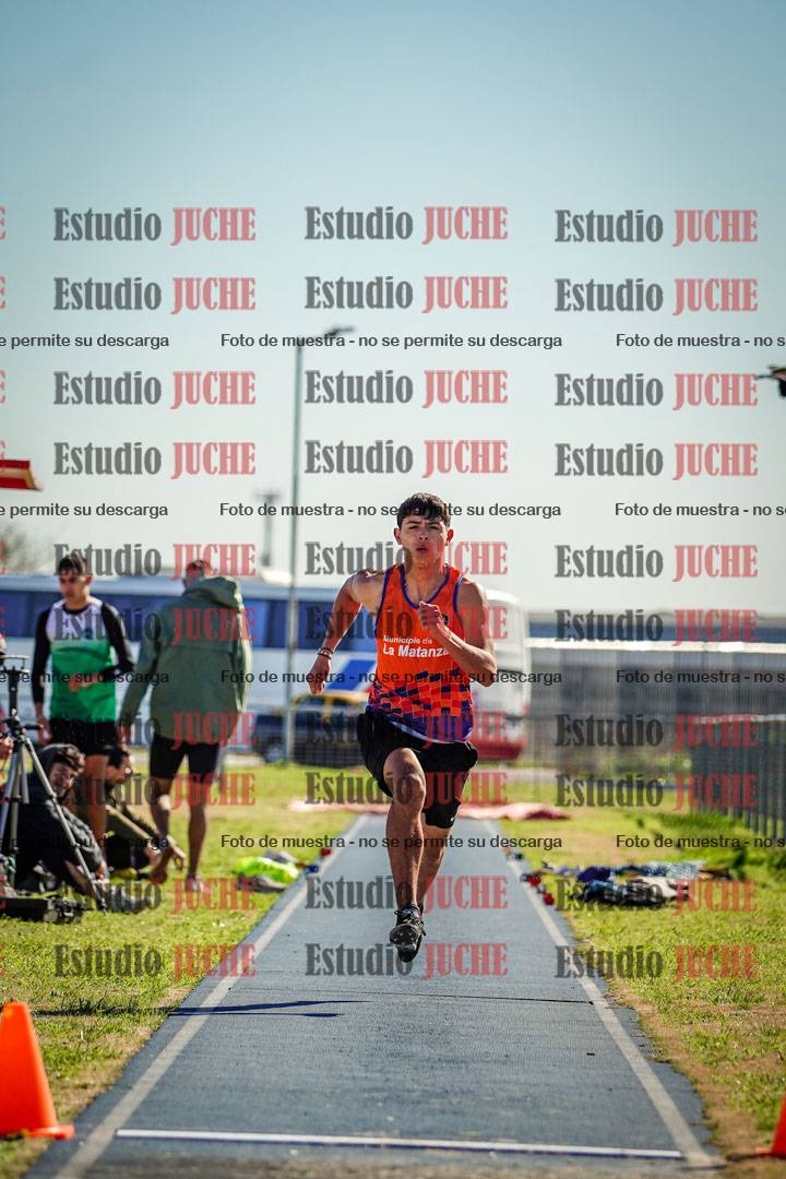 Fotos del salto en largo de varones