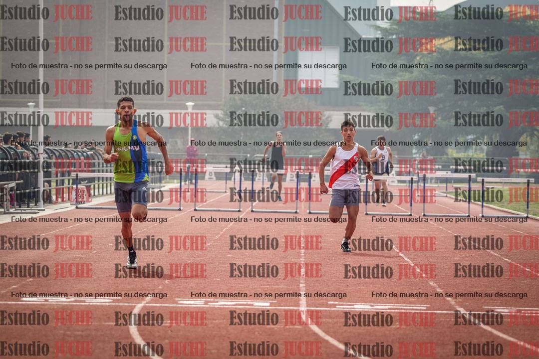 Fotos de los 400 m con vallas de varones