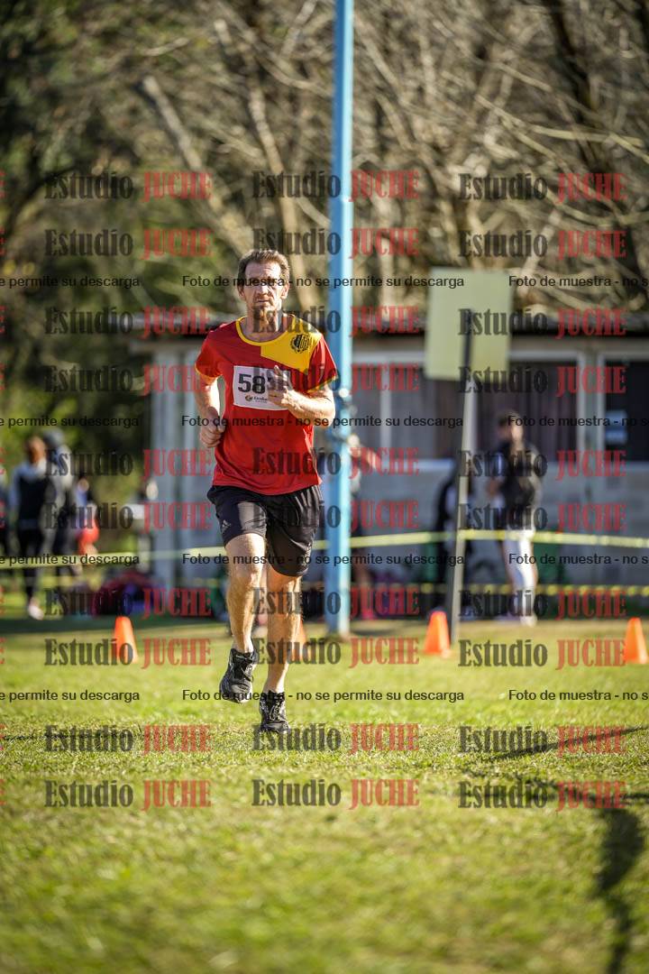 Fotos de la llegada del cross de 4000 m - varones