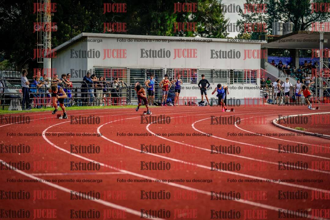 Fotos de los 400 m con vallas de varones