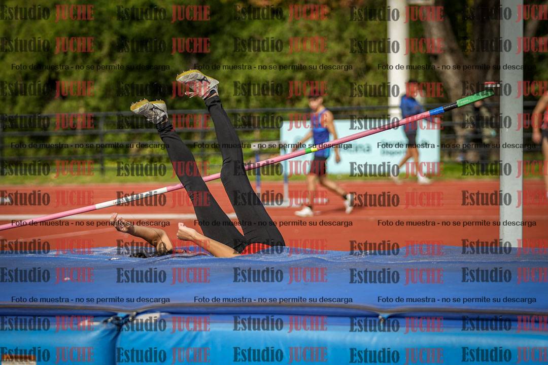 Fotos del salto en alto de mujeres