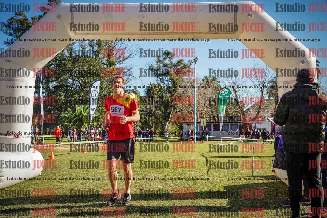 Fotos de la llegada del cross de 4000 m - varones
