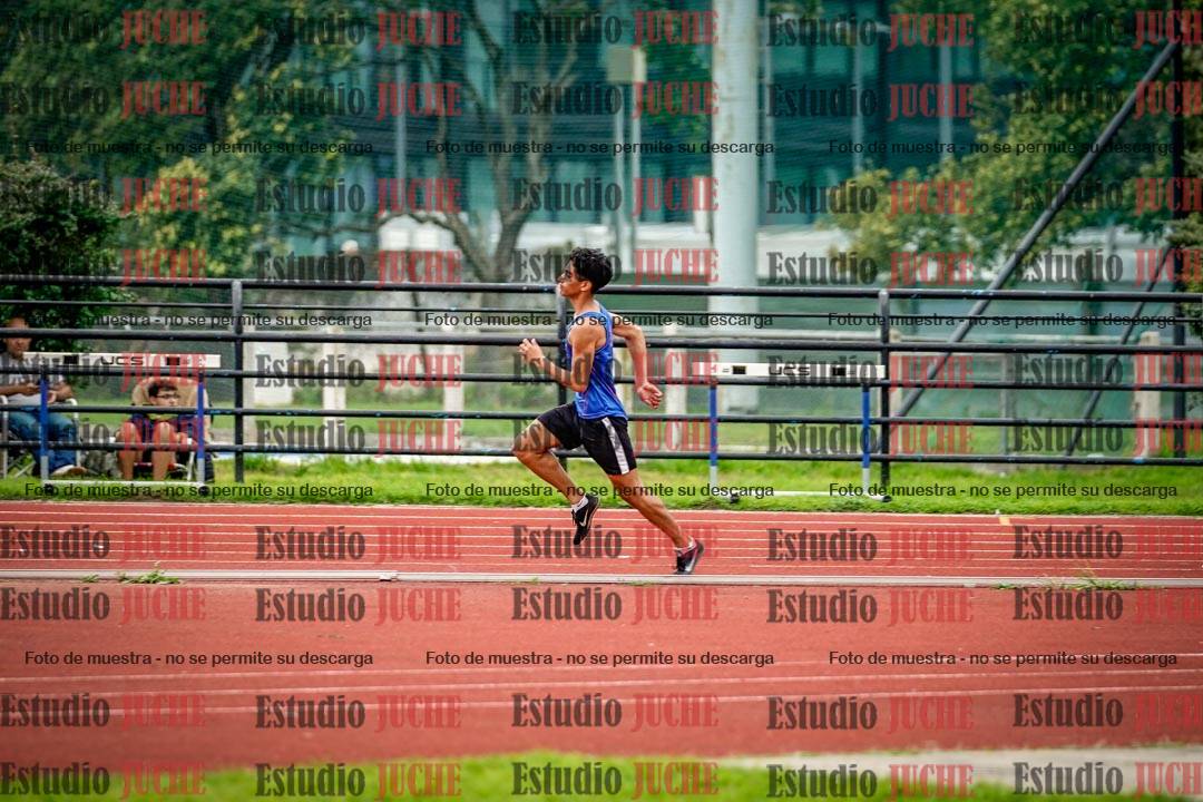 Fotos de los 600 m llanos de varones - octatlón 8