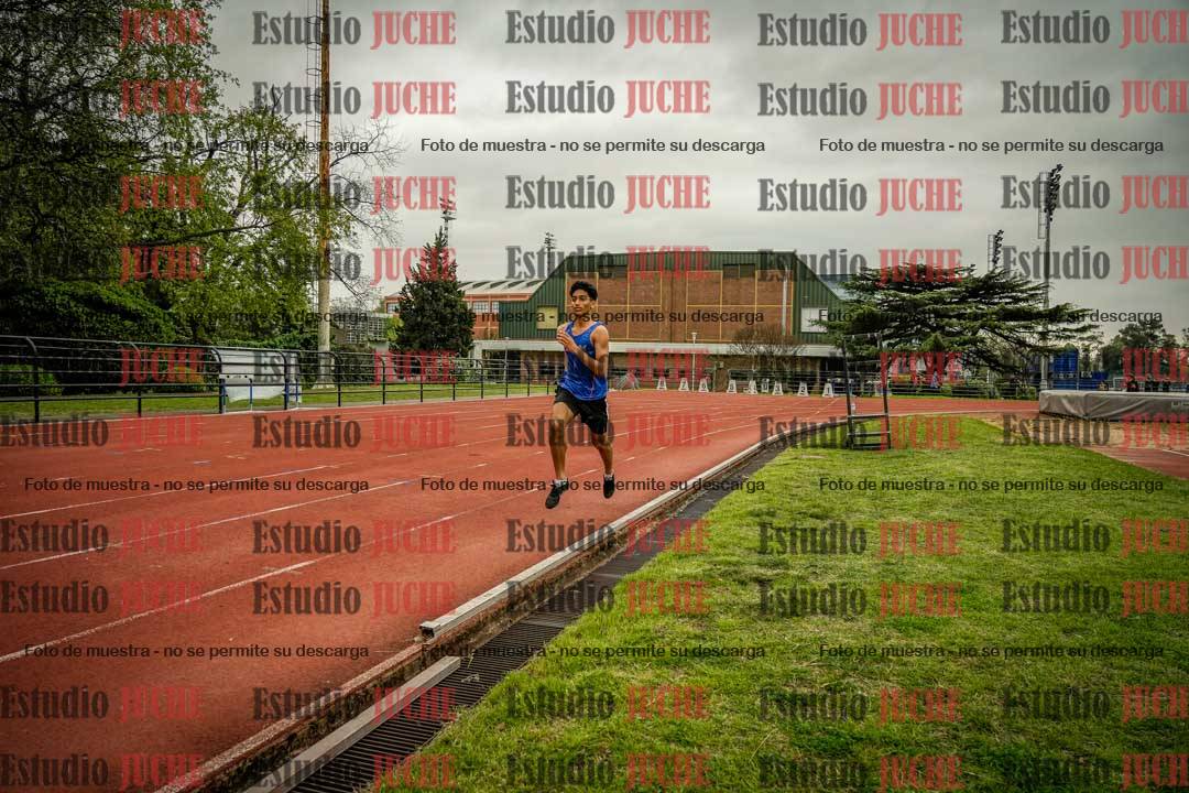Fotos de los 600 m llanos de varones - octatlón 8