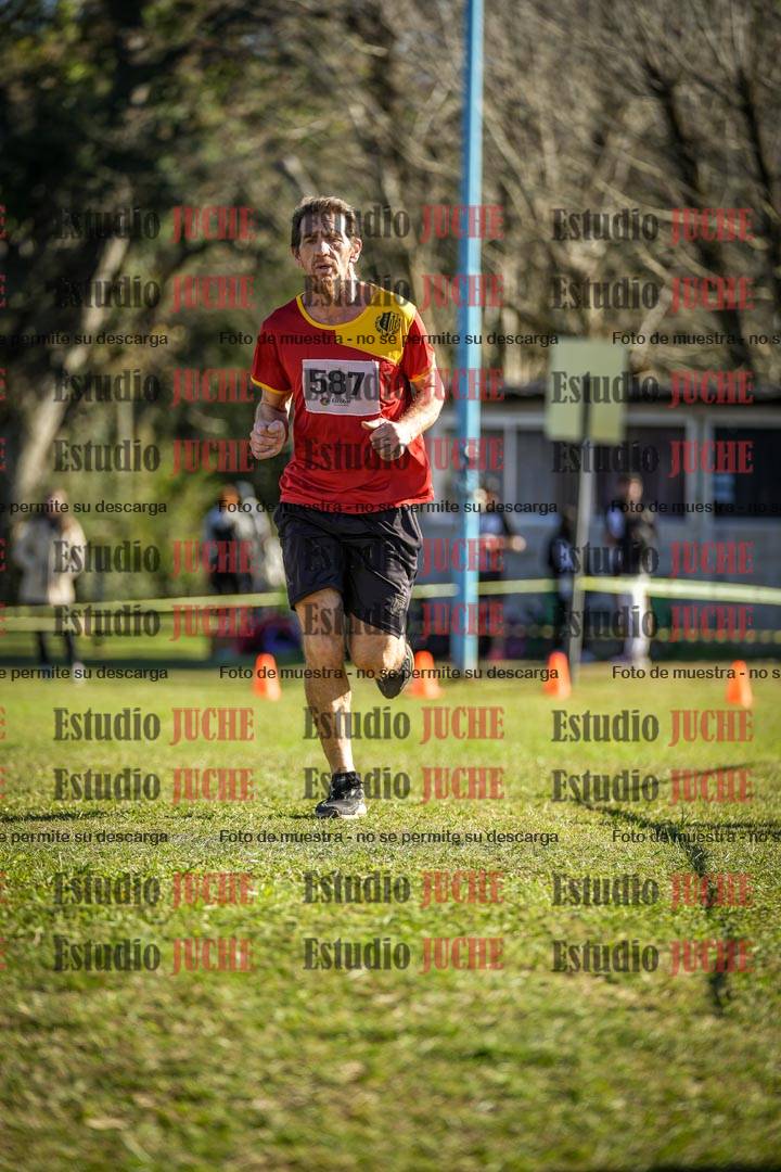 Fotos de la llegada del cross de 4000 m - varones