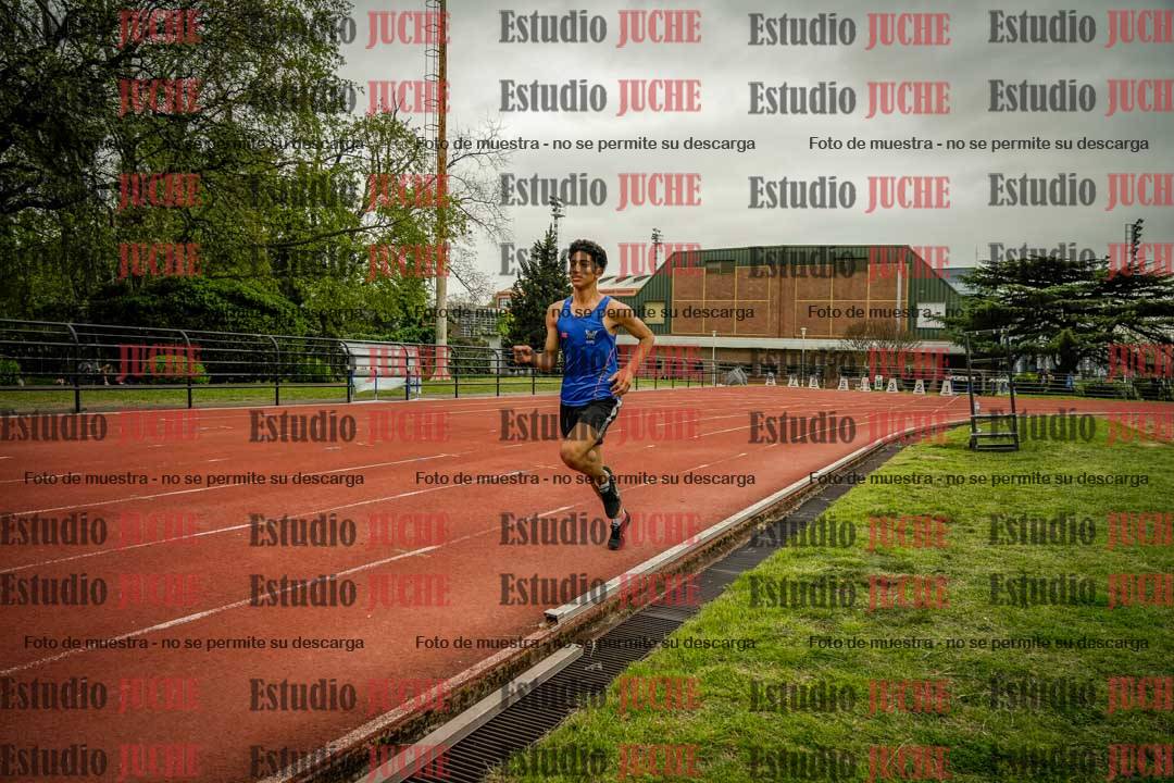 Fotos de los 600 m llanos de varones - octatlón 8
