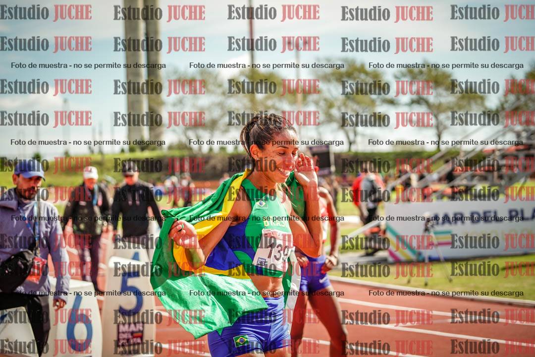 Fotos de algunos extras y podios del día 3
