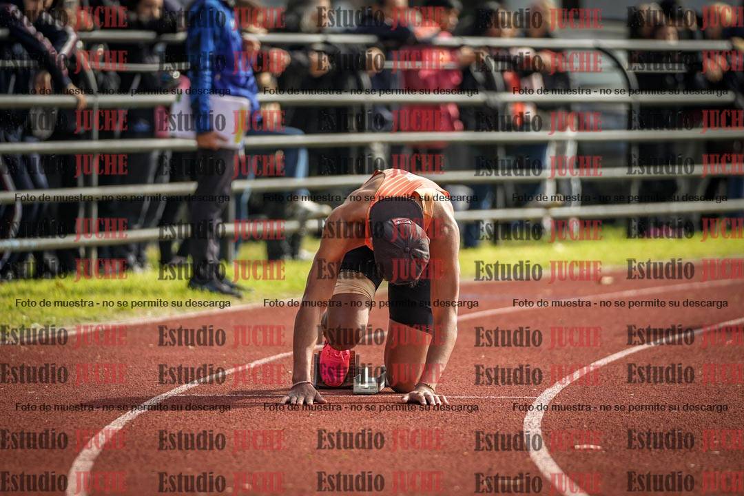 Fotos de los 400 m con vallas de varones