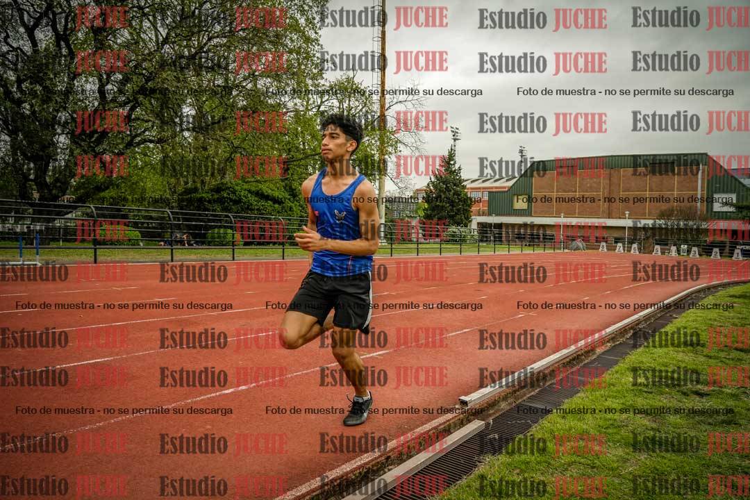Fotos de los 600 m llanos de varones - octatlón 8
