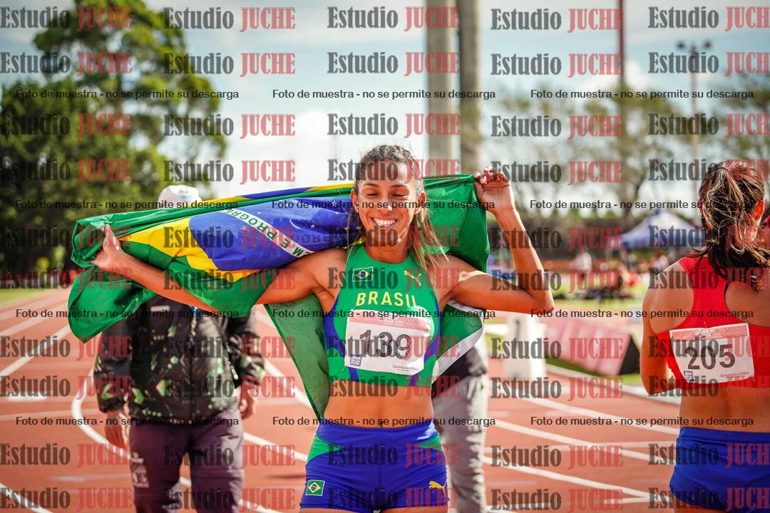 Fotos de algunos extras y podios del día 3