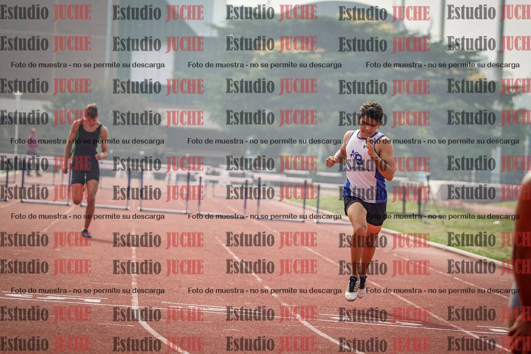 Fotos de los 400 m con vallas de varones