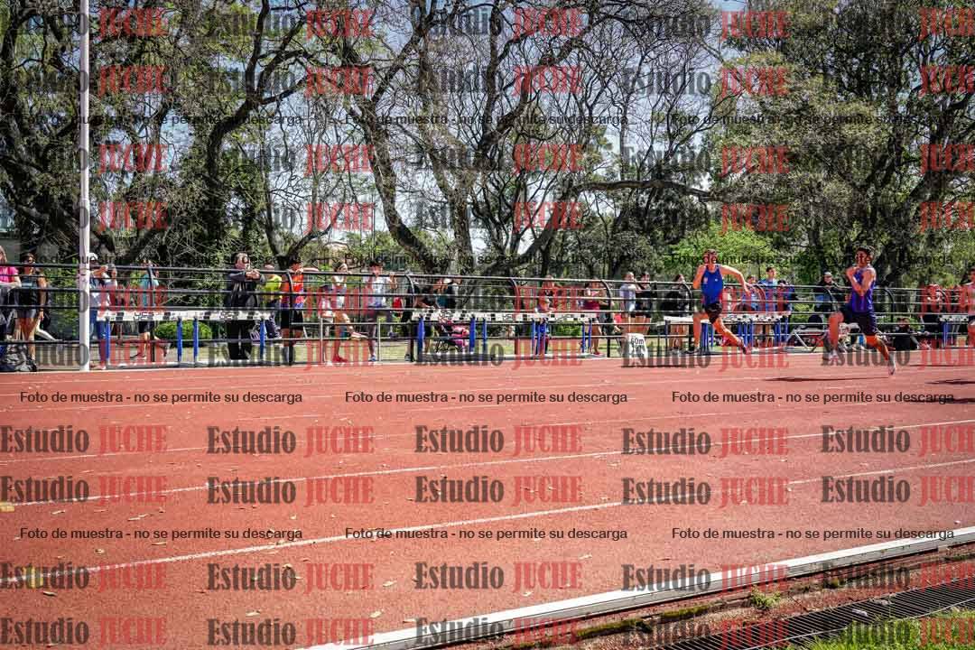Fotos de los 80 m llanos de varones