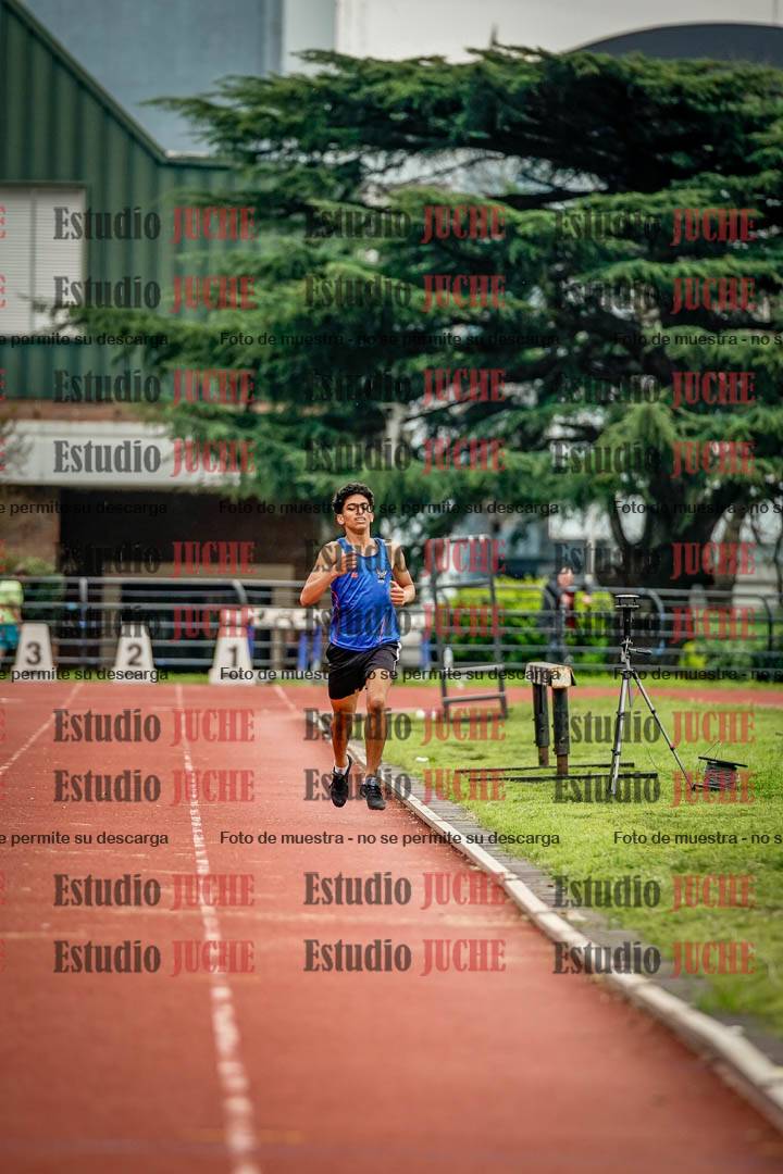 Fotos de los 600 m llanos de varones - octatlón 8