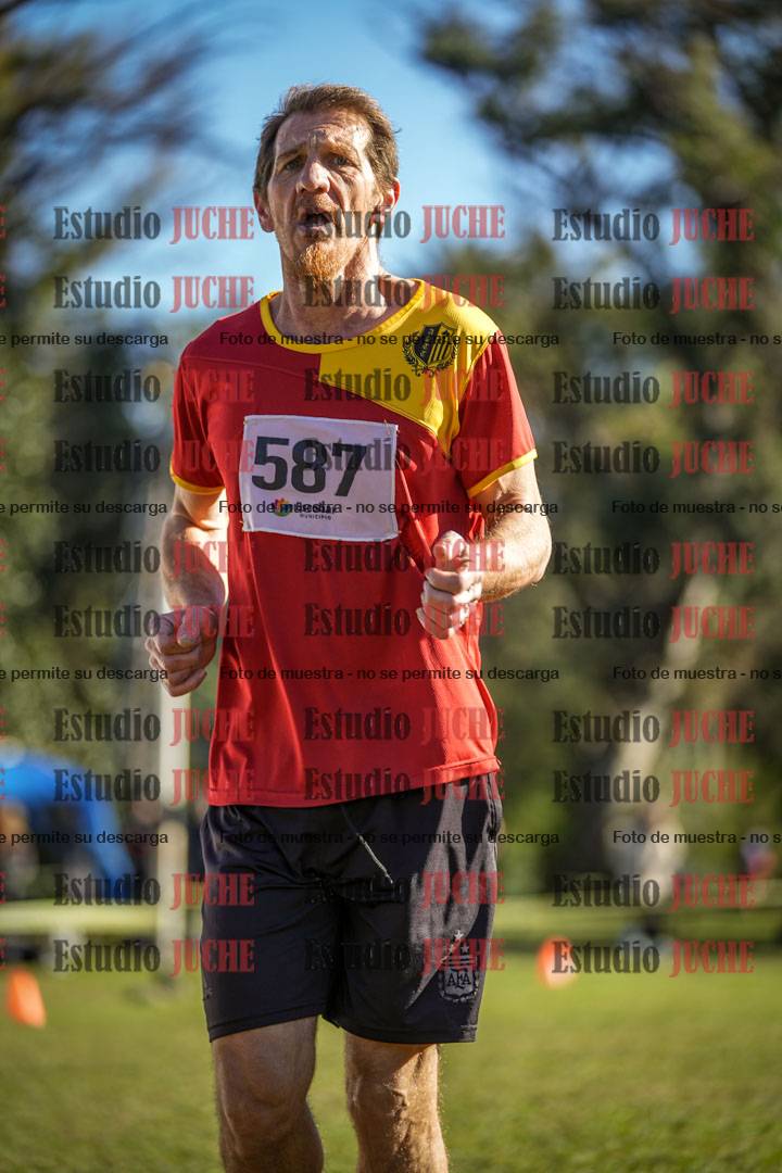 Fotos de la llegada del cross de 4000 m - varones