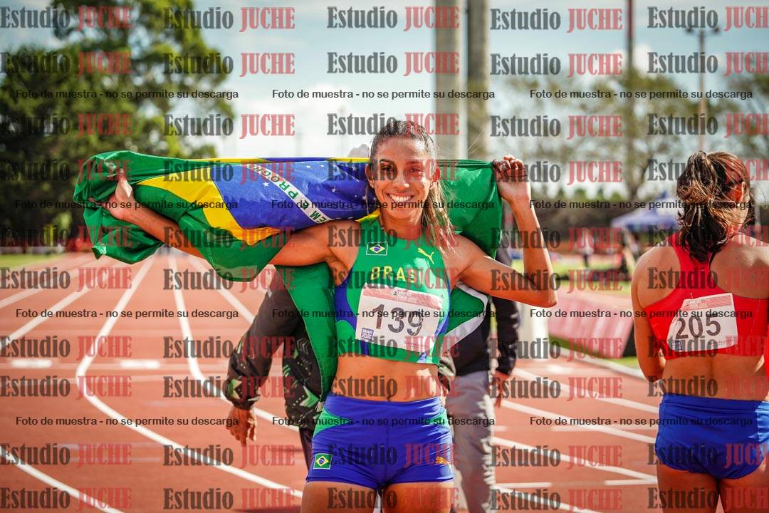 Fotos de algunos extras y podios del día 3