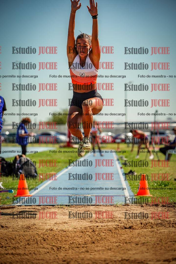 Fotos del salto en largo de mujeres - mayores