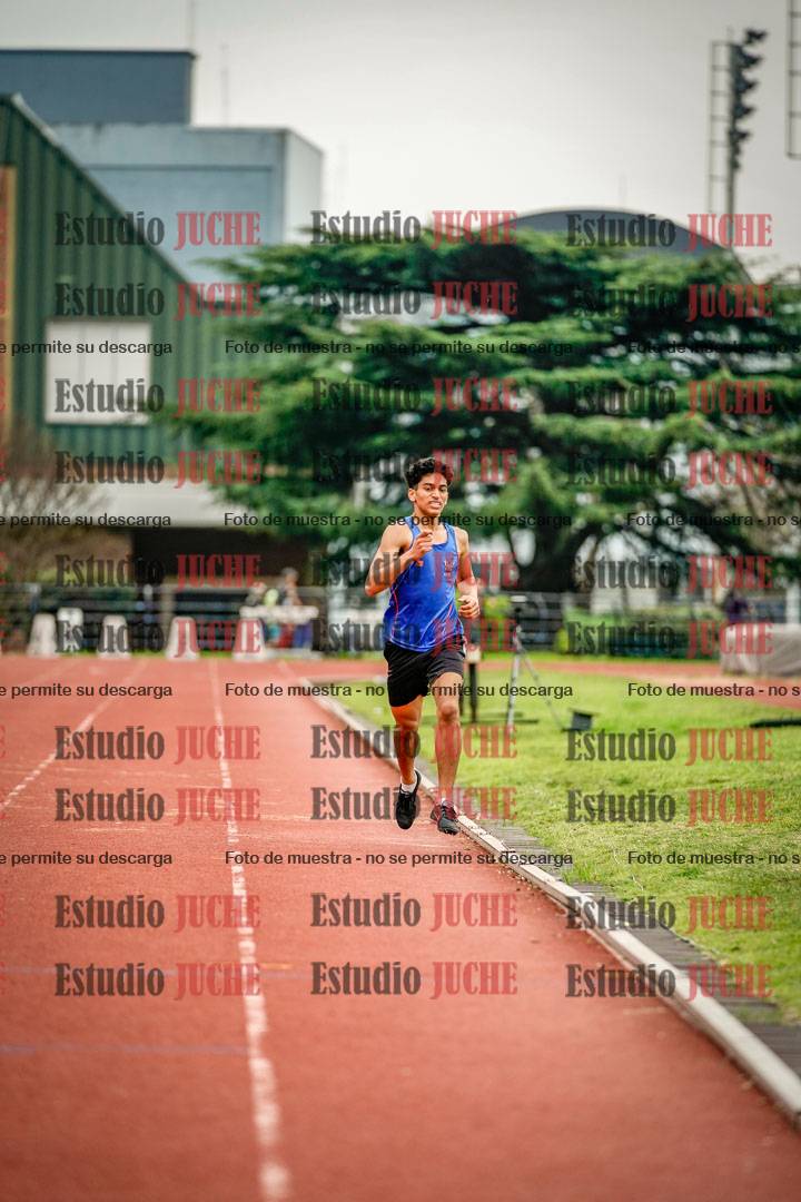 Fotos de los 600 m llanos de varones - octatlón 8