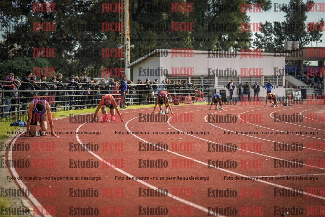 Fotos de los 400 m con vallas de varones