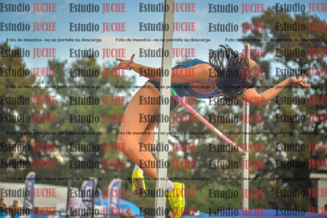 Fotos del salto en alto de mujeres