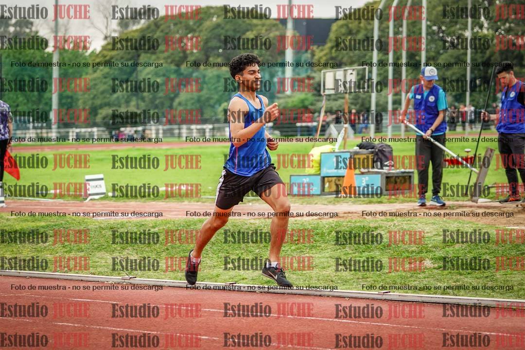 Fotos de los 600 m llanos de varones - octatlón 8