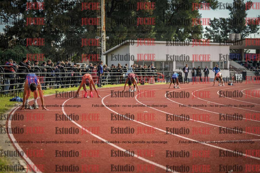 Fotos de los 400 m con vallas de varones
