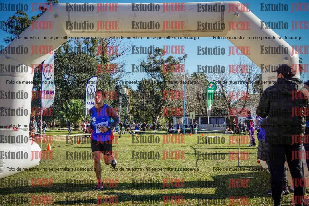 Fotos de la llegada del cross de 4000 m - varones