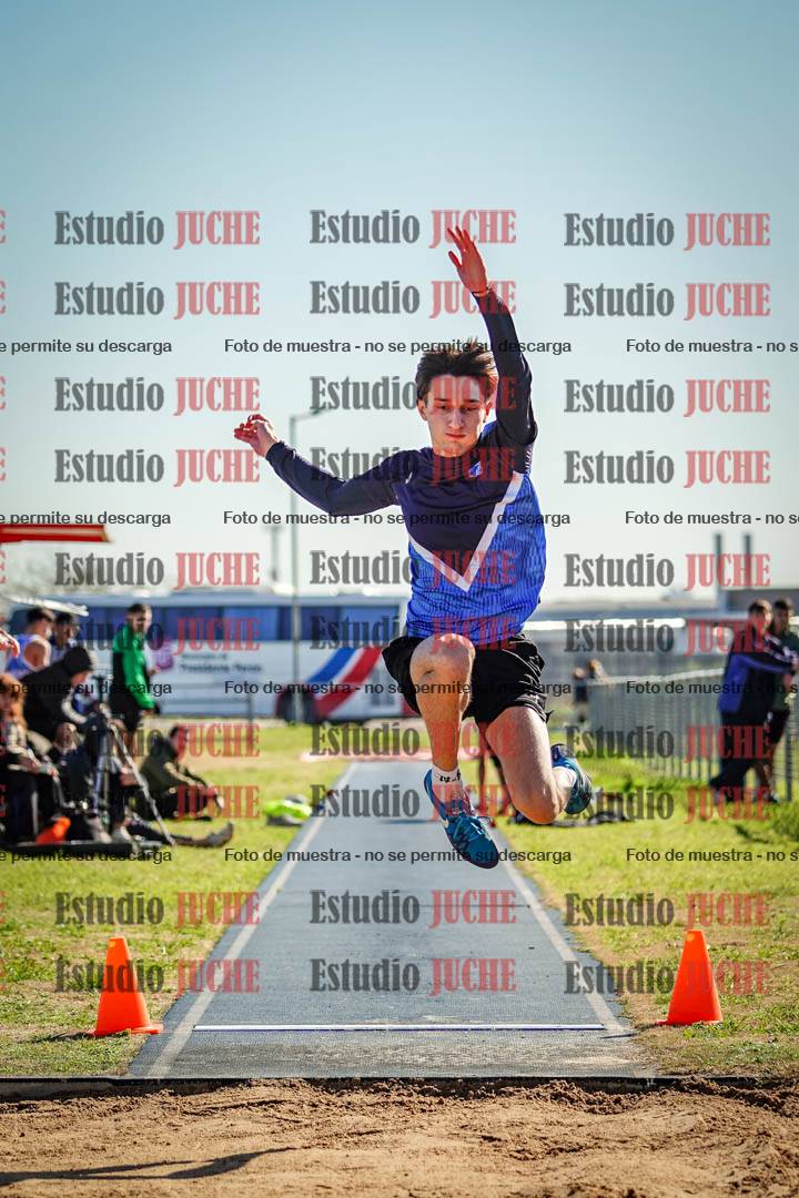 Fotos del salto en largo de varones