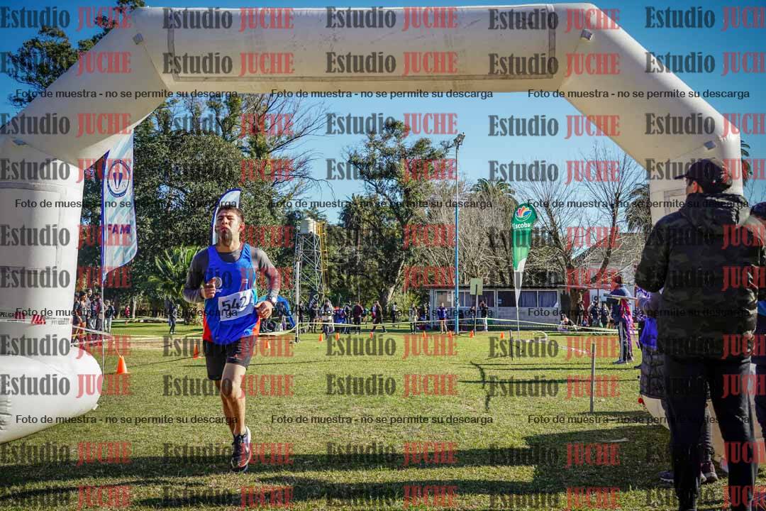 Fotos de la llegada del cross de 4000 m - varones