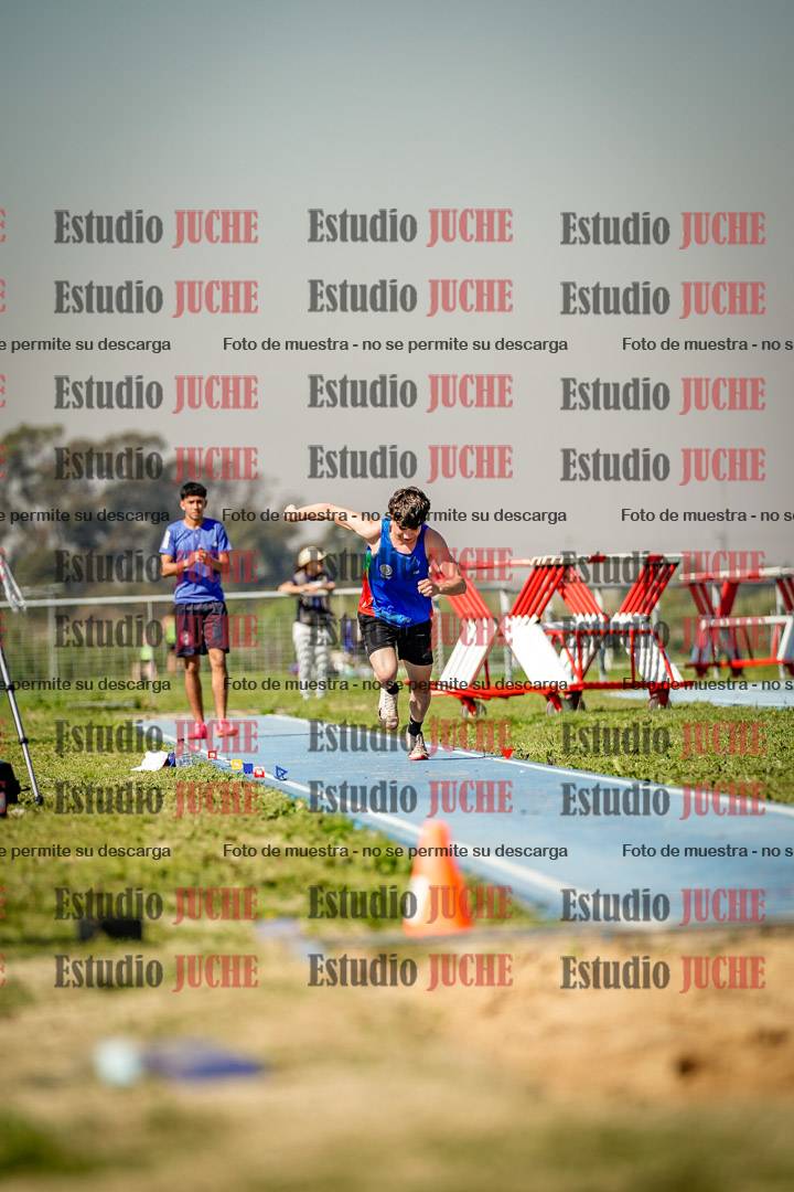 Fotos del salto en largo de varones