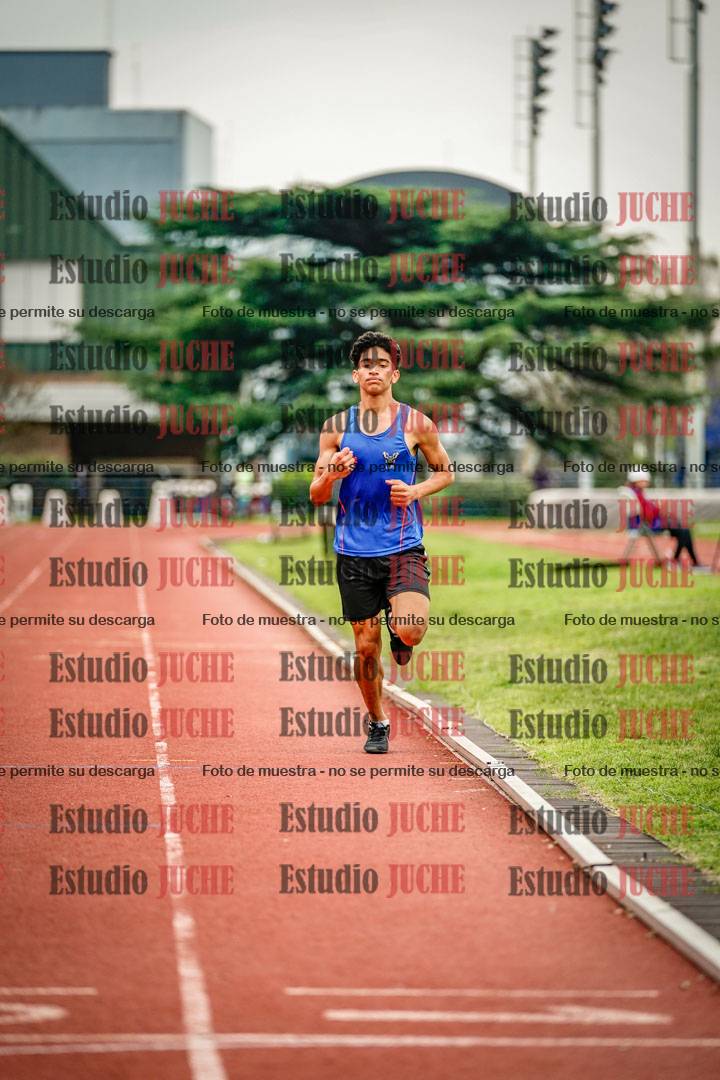 Fotos de los 600 m llanos de varones - octatlón 8