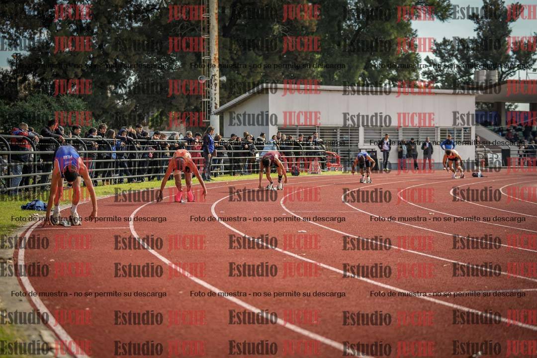 Fotos de los 400 m con vallas de varones