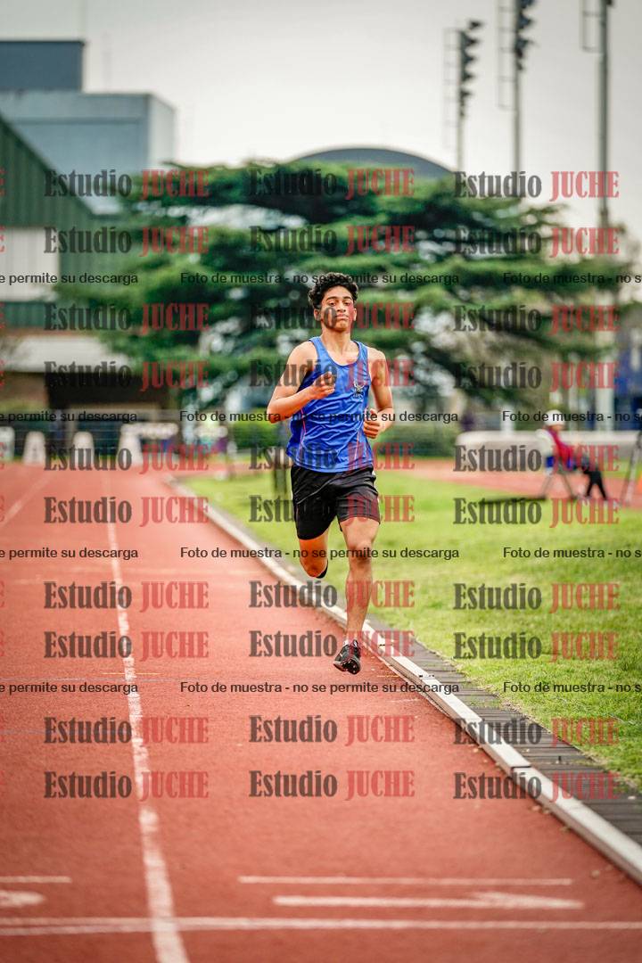 Fotos de los 600 m llanos de varones - octatlón 8