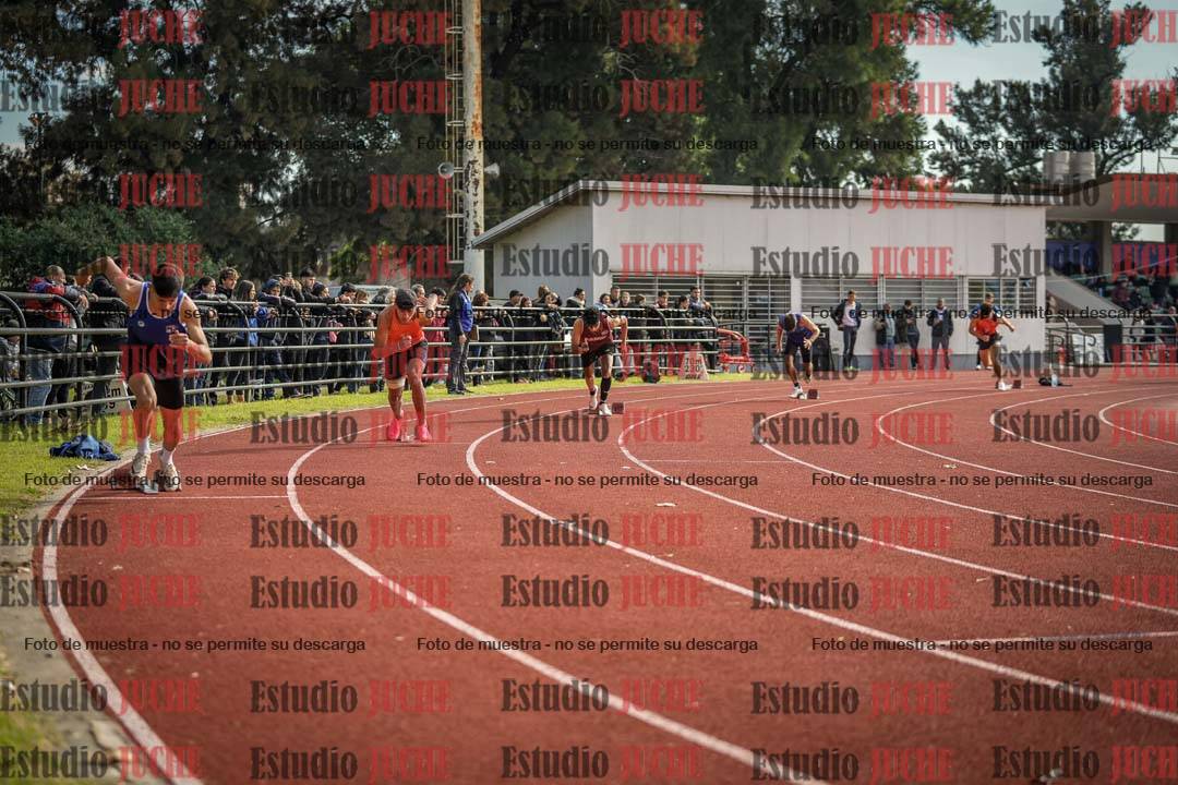Fotos de los 400 m con vallas de varones