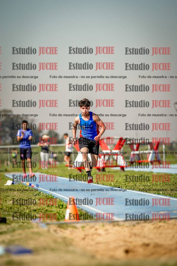 Fotos del salto en largo de varones