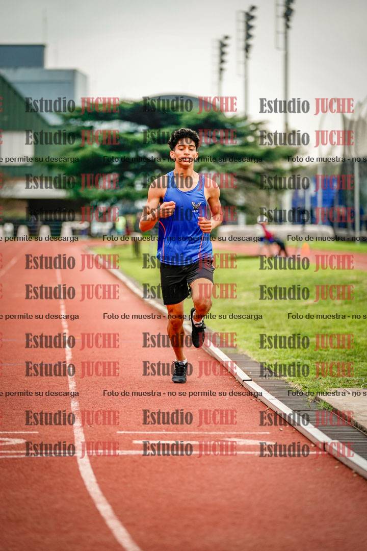 Fotos de los 600 m llanos de varones - octatlón 8