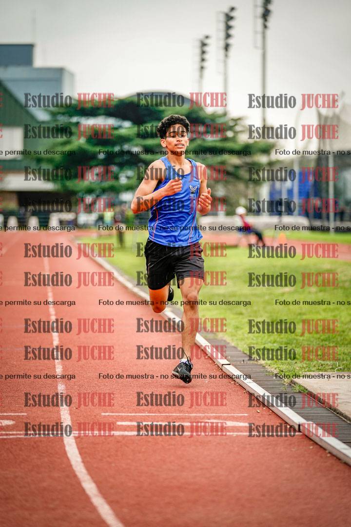 Fotos de los 600 m llanos de varones - octatlón 8