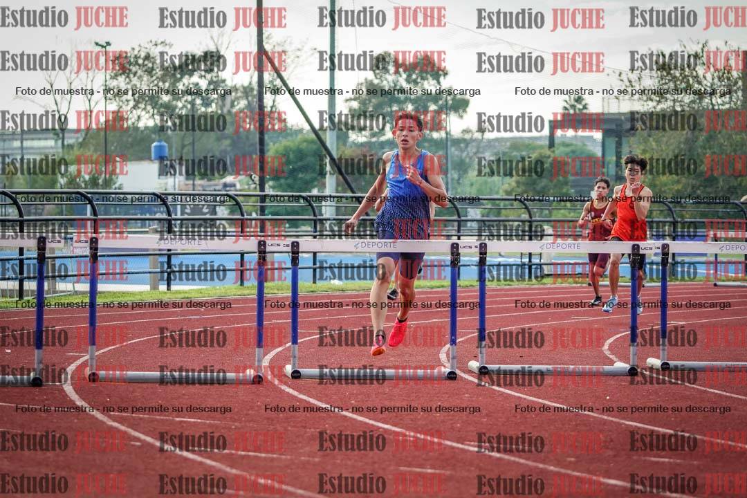 Fotos de los 400 m con vallas de varones