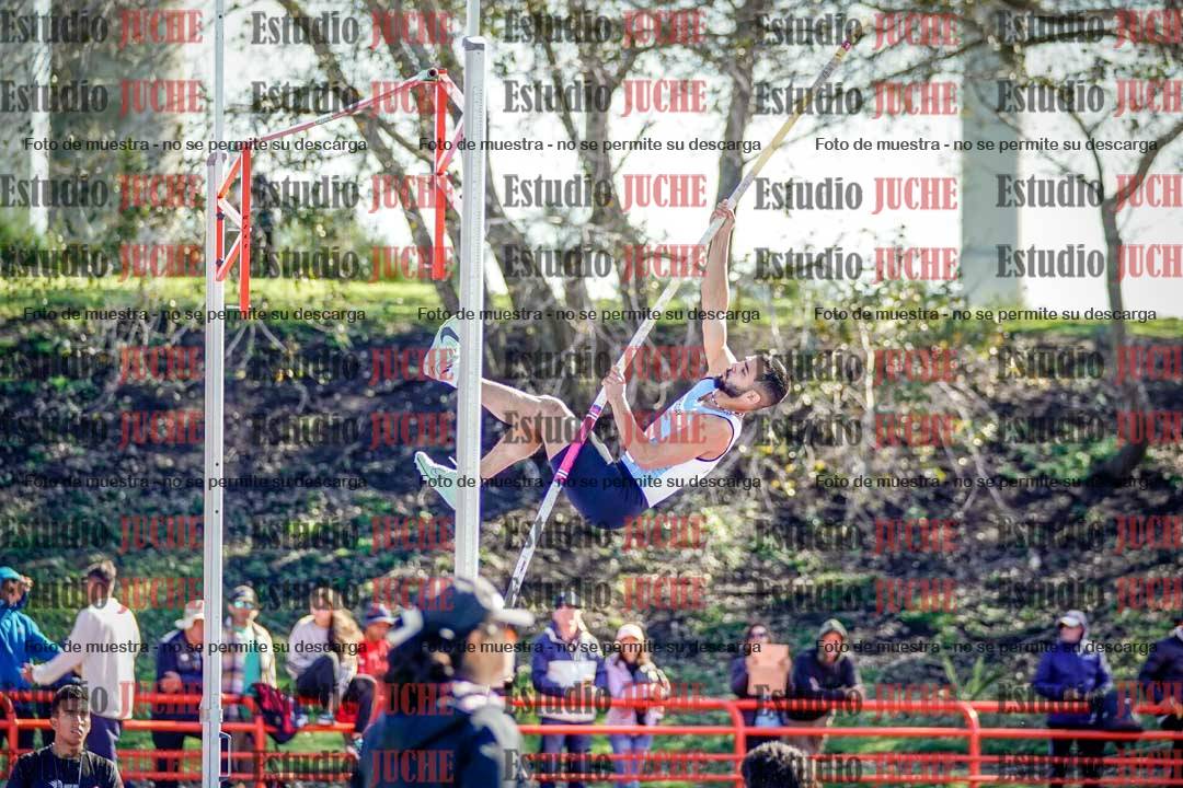 Fotos del salto con garrocha de varones - deca 8
