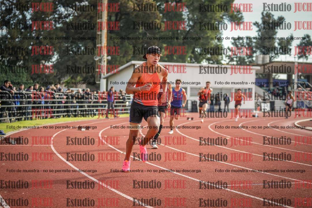 Fotos de los 400 m con vallas de varones
