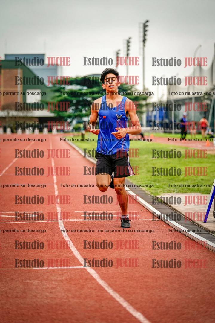Fotos de los 600 m llanos de varones - octatlón 8