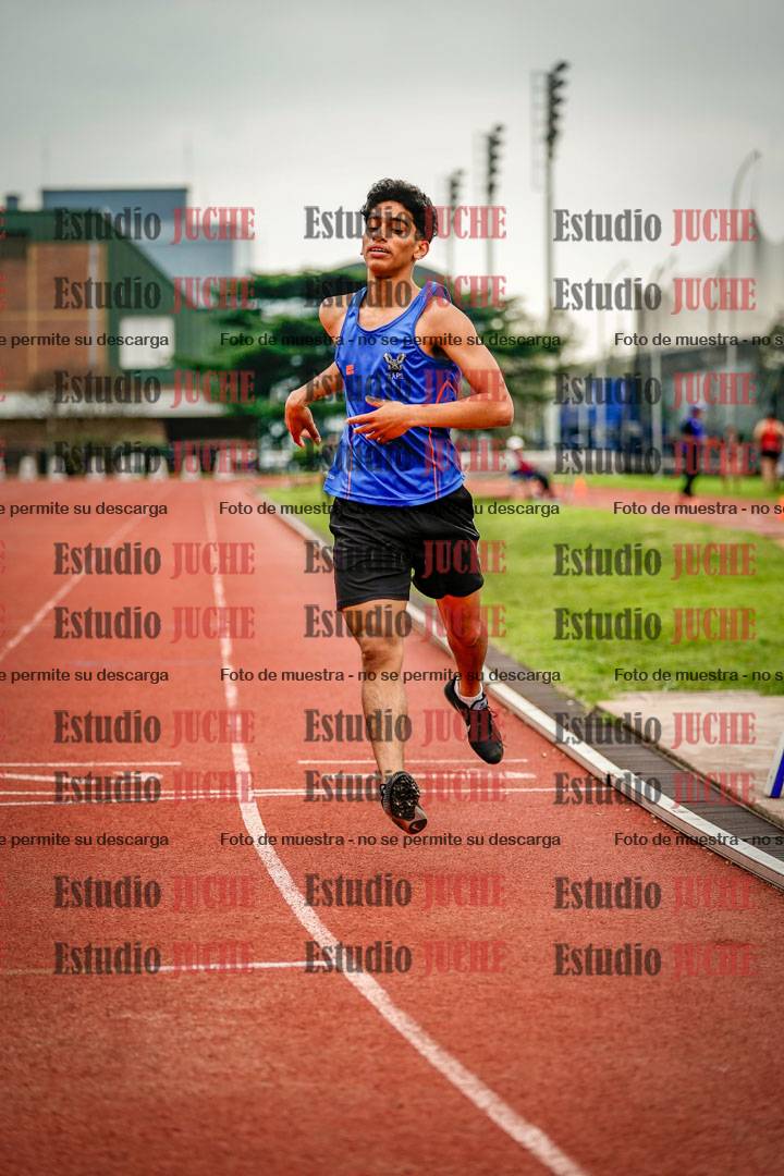 Fotos de los 600 m llanos de varones - octatlón 8