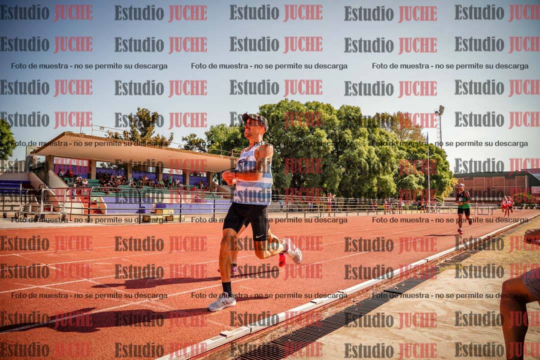 Fotos de los 3000 m llanos de varones