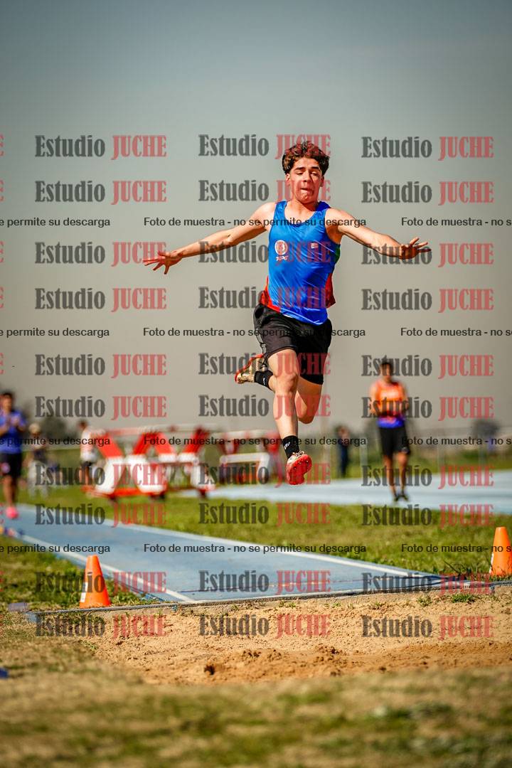 Fotos del salto en largo de varones