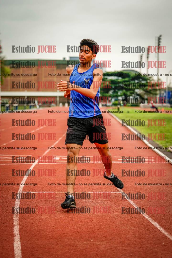 Fotos de los 600 m llanos de varones - octatlón 8