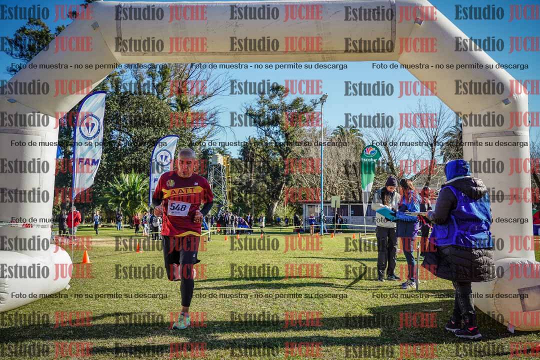Fotos de la llegada del cross de 4000 m - varones
