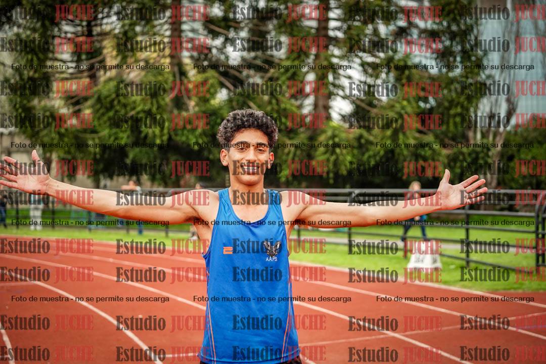 Fotos de los 600 m llanos de varones - octatlón 8
