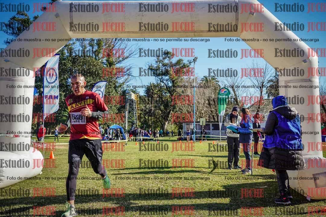 Fotos de la llegada del cross de 4000 m - varones