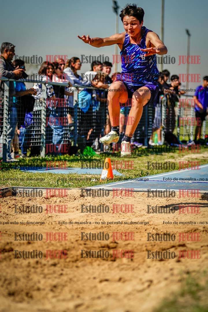 Fotos del salto en largo de varones