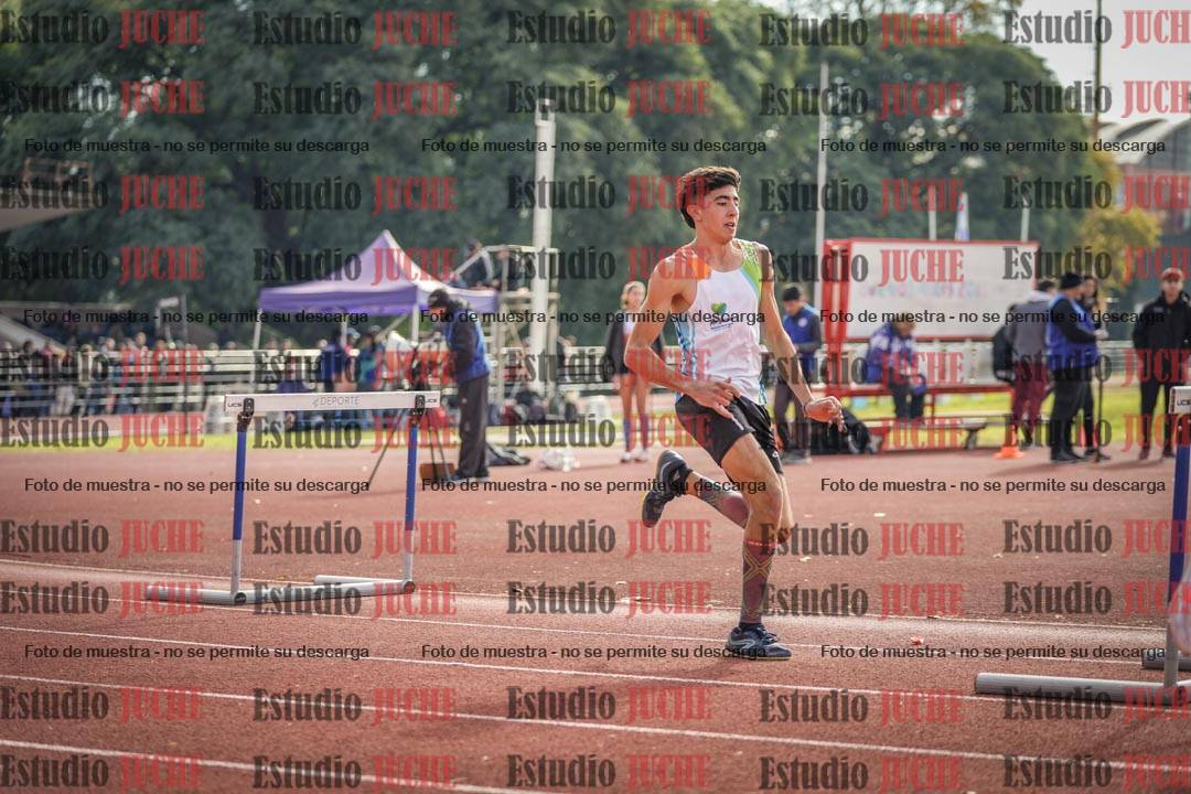 Fotos de los 400 m con vallas de varones