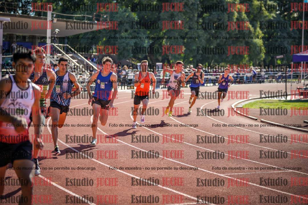Fotos de los 800 m llanos de varones